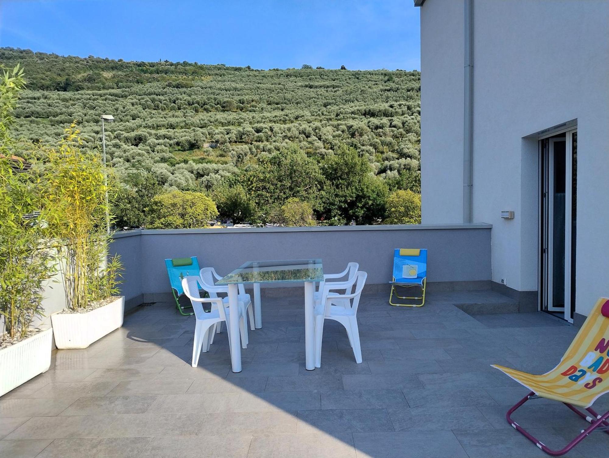 Active Wind Apartamento Riva del Garda Exterior foto